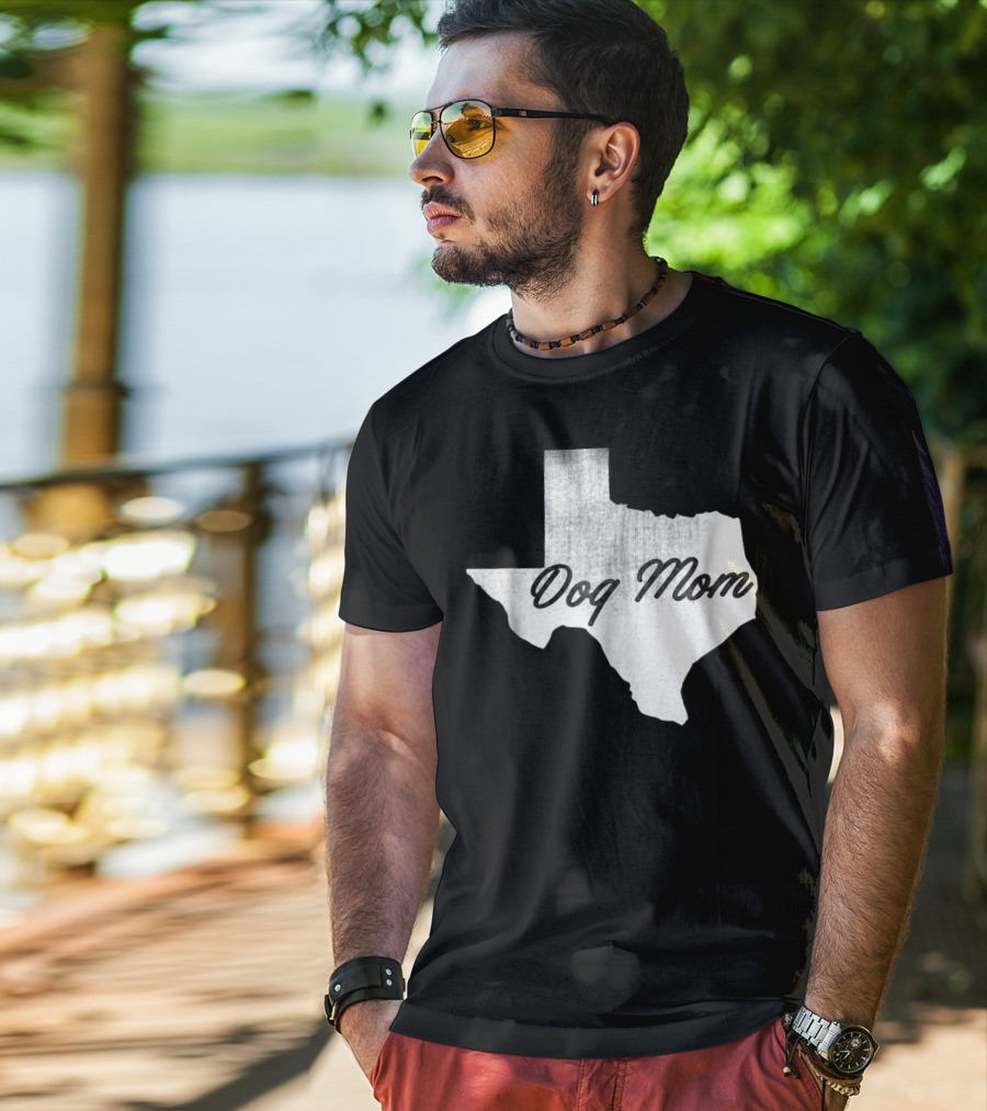 Texas State Dog Mom TX Lover Distressed Map T-Shirt