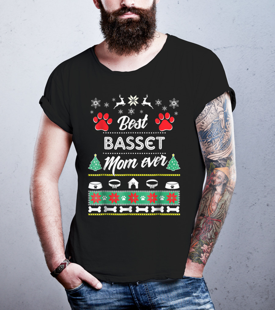 Best Basset Mom Ever Christmas Paw Print Snowflakes Holiday T-Shirt