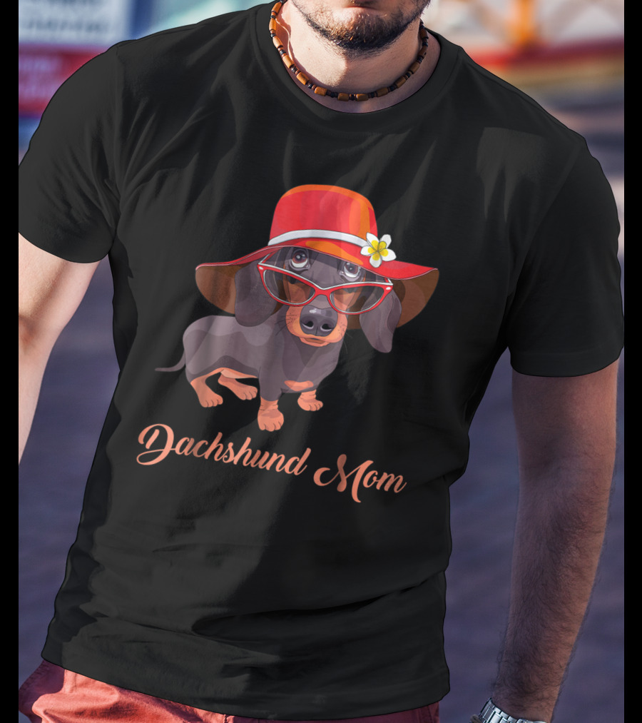 Dachshund Mom Mom Of Dachshund Dogs Pet Puppies With Red Hat And Glasses T-Shirt