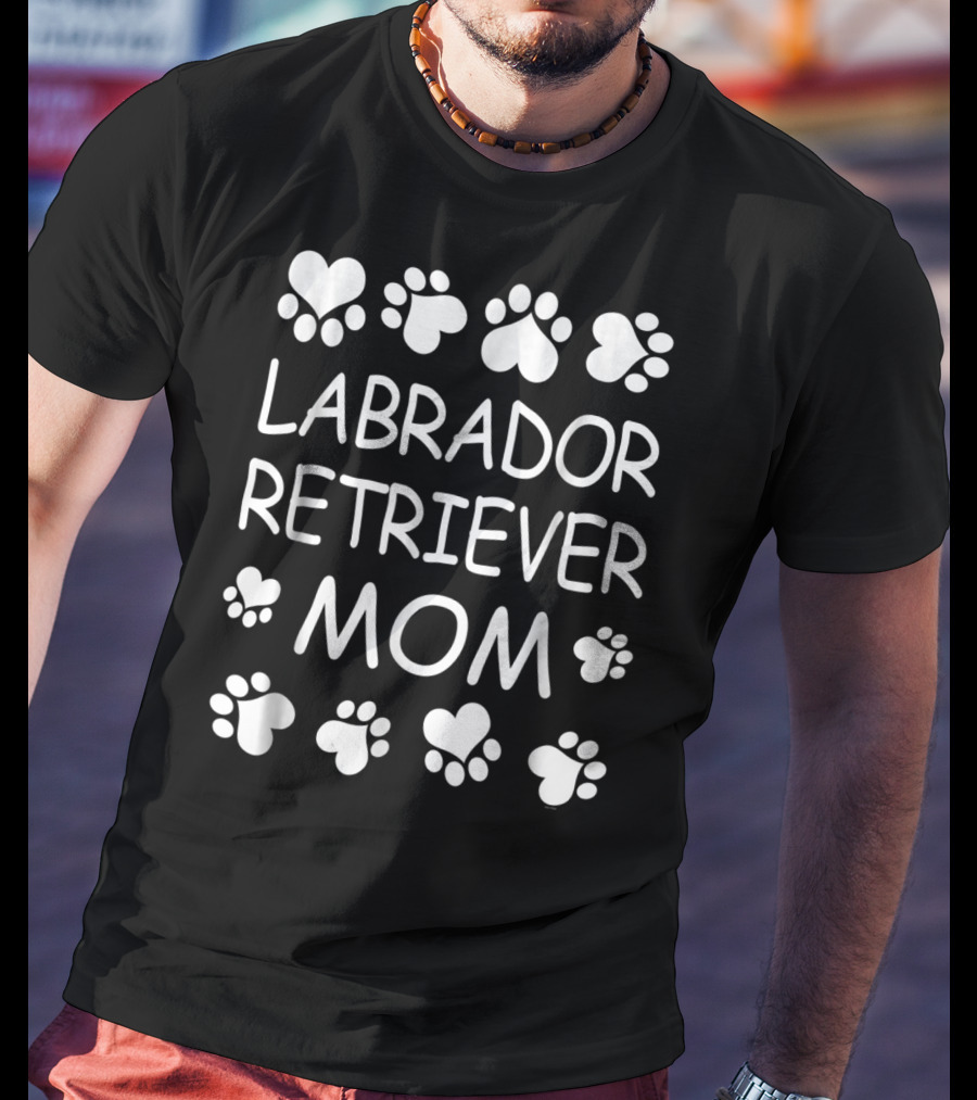 Labrador Retriever Mom Paw Print Heart T-Shirt