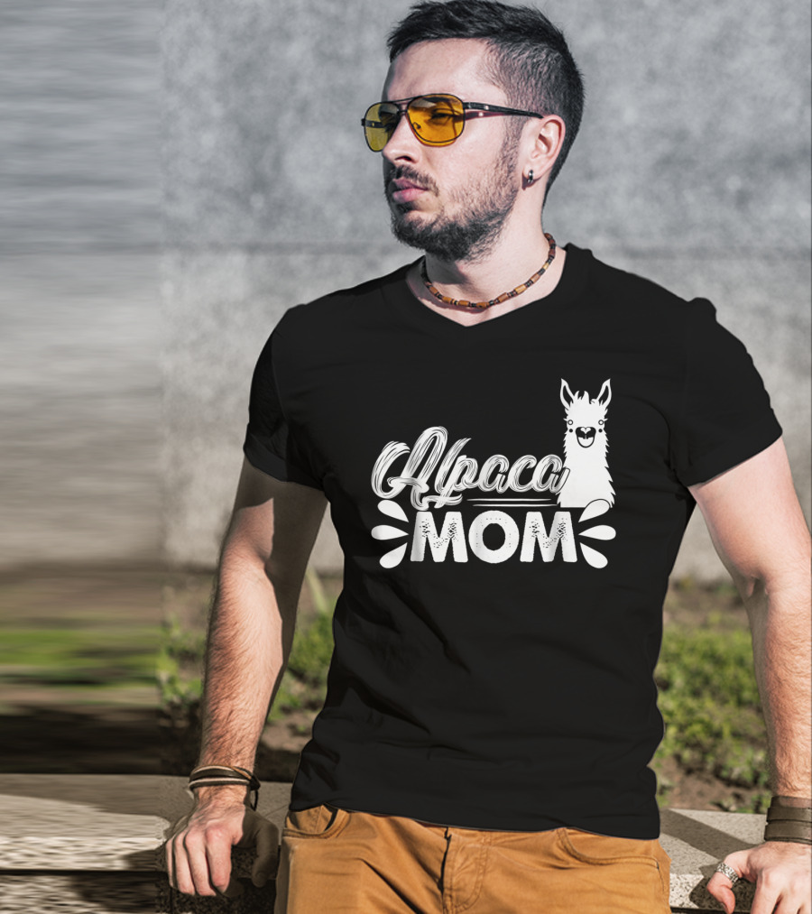 Alpaca Mom Cute Animal T-Shirt