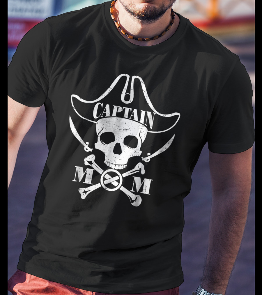 Captain Mom Skull Crossbones Pirate Halloween T-Shirt