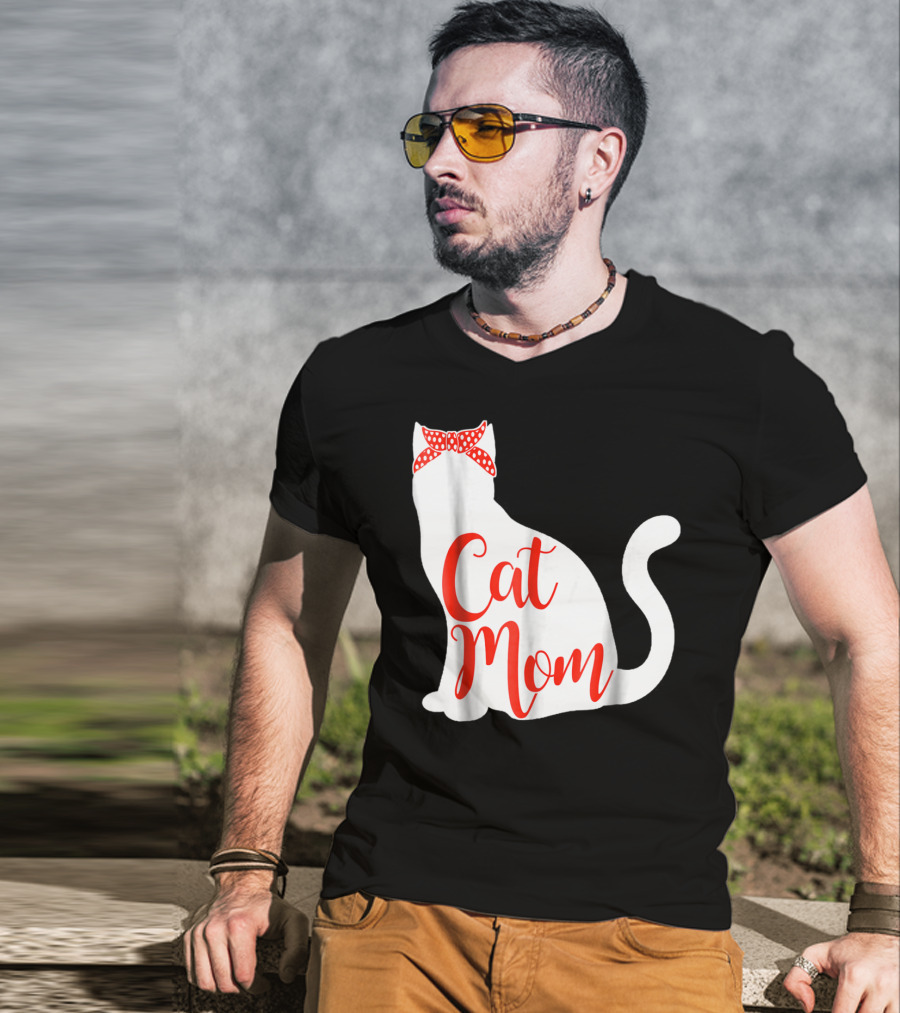 Cat Mom Cute Cat Owner Lover With Red Bow T-Shirt