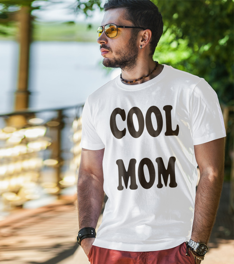 COOL MOM T-Shirt