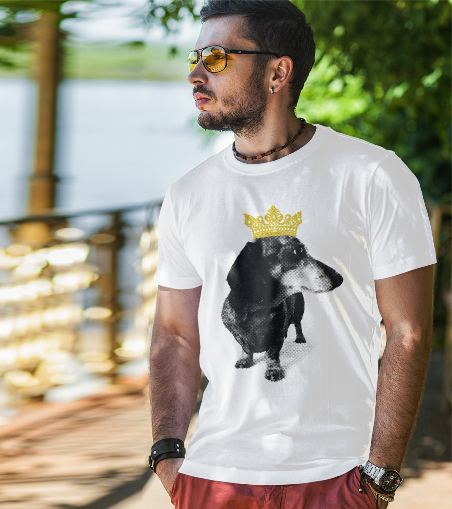 Cute Dachshund Princess With Golden Crown T-Shirt