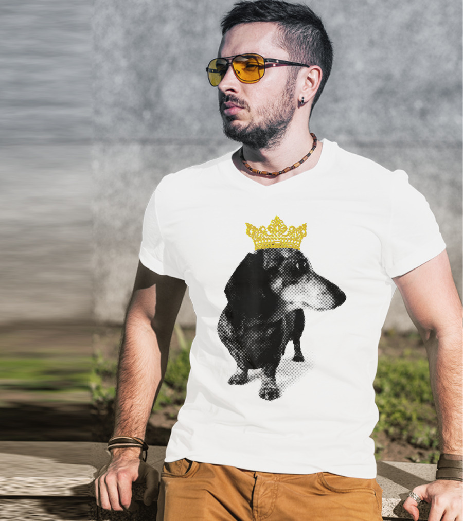Cute Dachshund Princess With Golden Crown T-Shirt