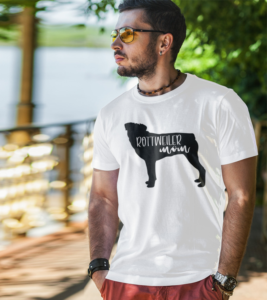 Rottweiler Mom T-Shirt