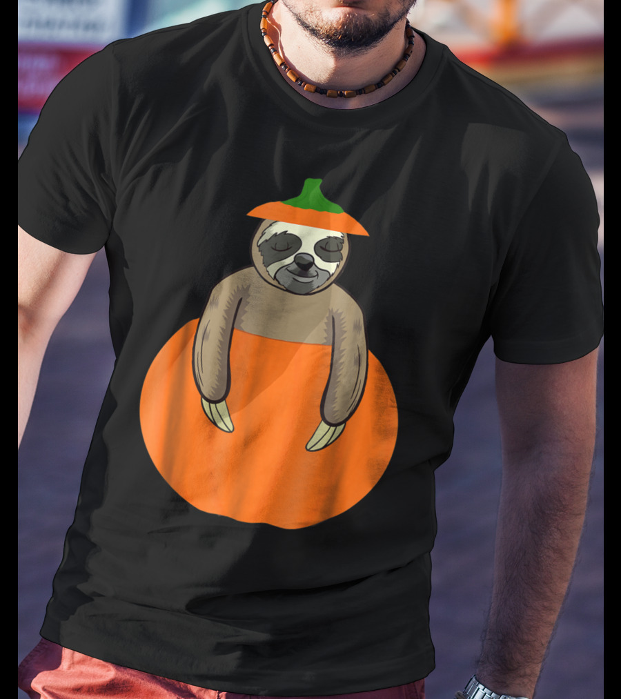 Cute Sloth Pumpkin Halloween Costume For Teacher Mom And Dad T-Shirt