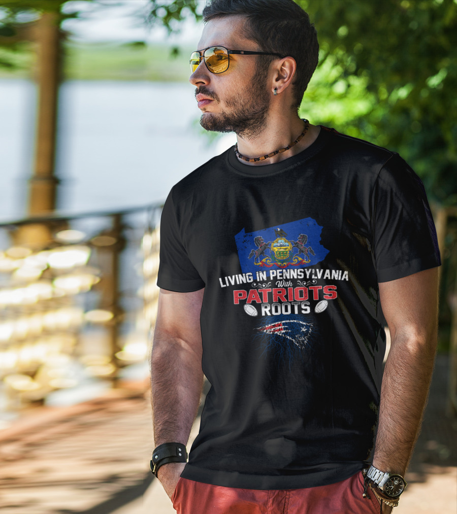 Living In Pennsylvania With Patriots Roots State Crest And Logo References T-Shirt