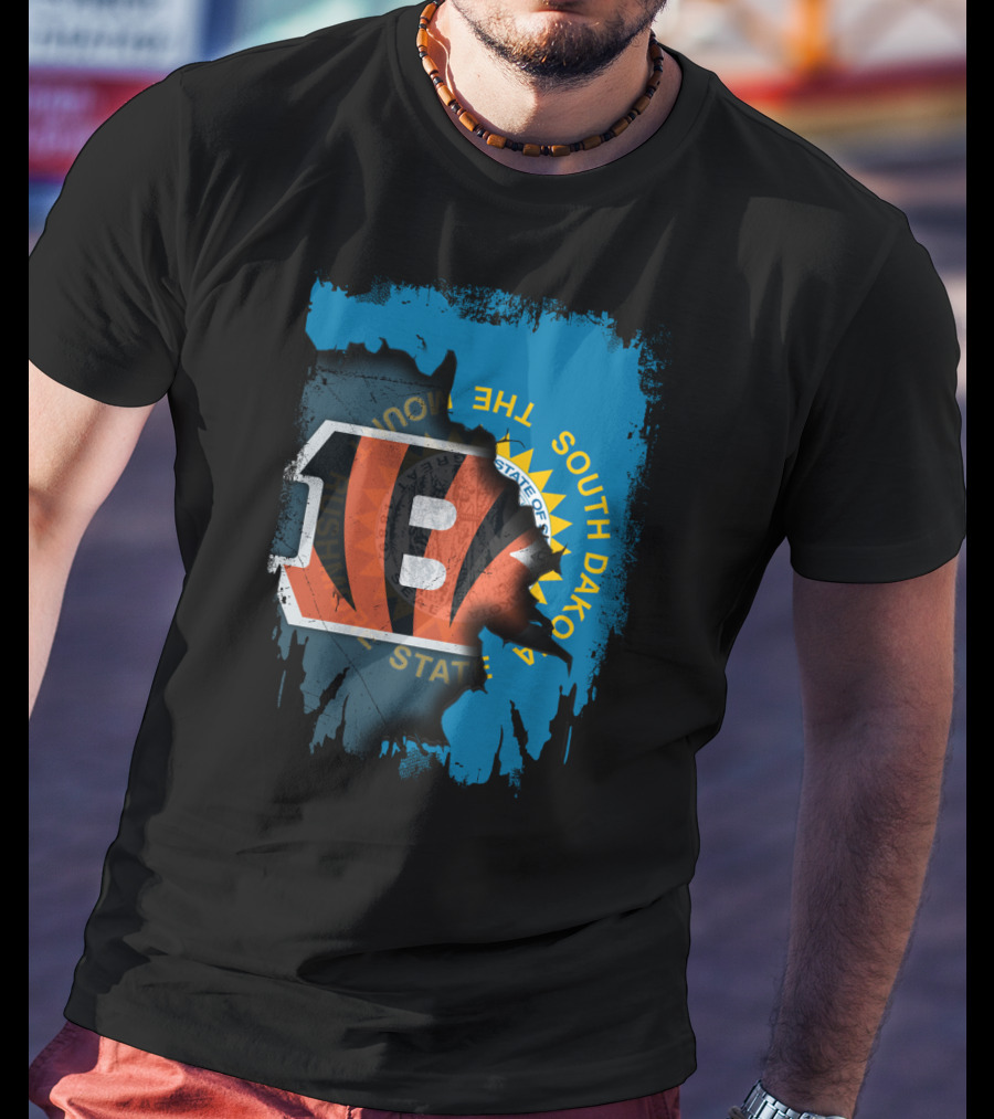South Dakota Meets Bengals Team Spirit Mashup T-Shirt
