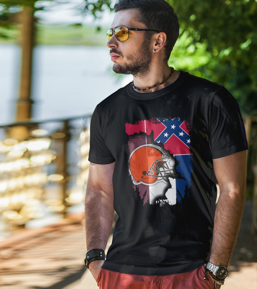 Cleveland Browns Helmet With Mississippi Flag Background T-Shirt