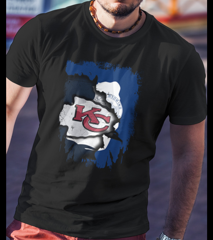 Wyoming State Seal Combined With KC Chiefs T-Shirt
