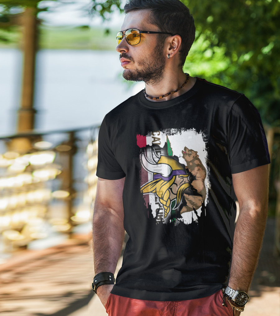 California Republic Viking Helmet Bear California Flag T-Shirt
