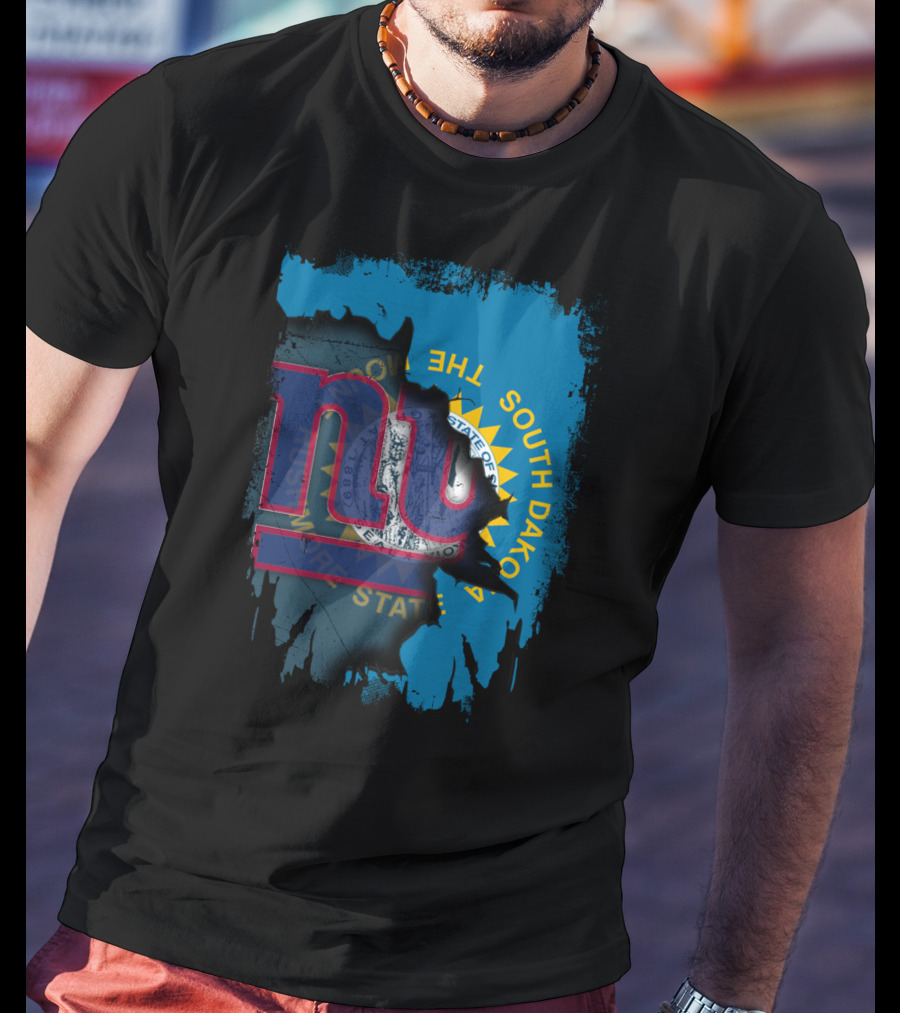 South Dakota State Map With Giants Logo Together T-Shirt