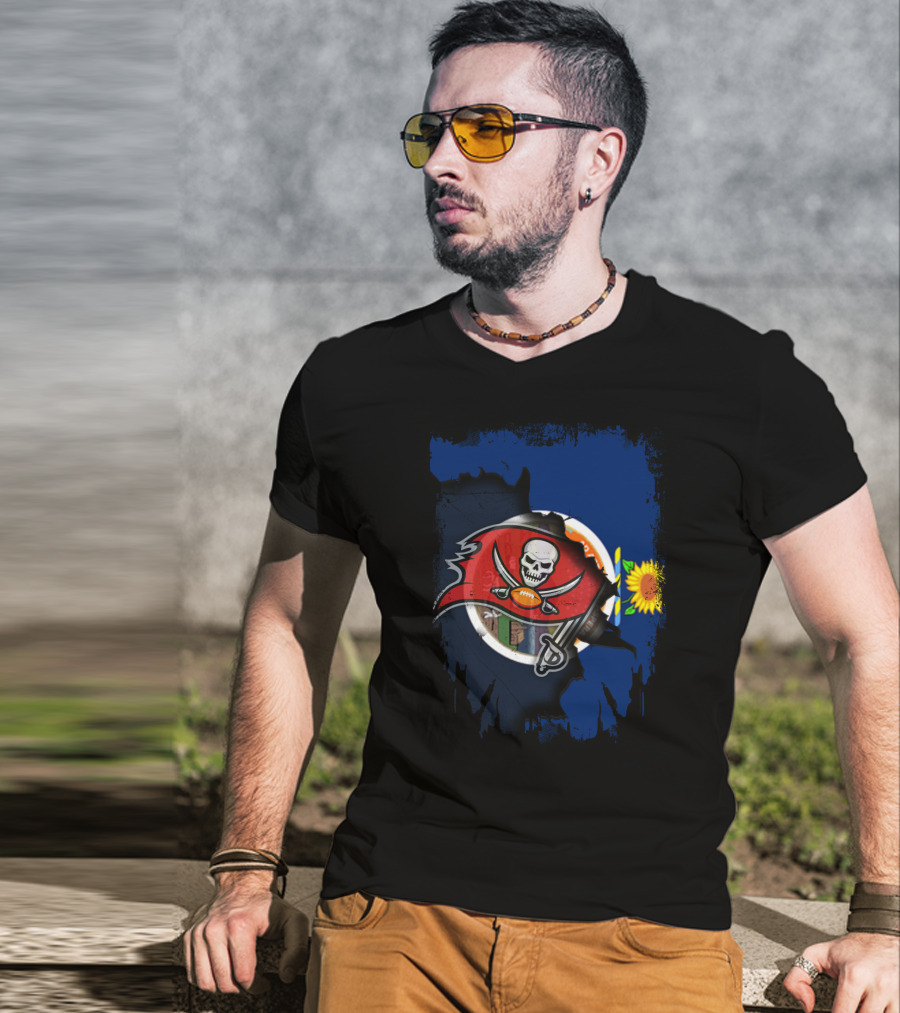 Kansas Buccaneers Sunflower Flag Skull Football T-Shirt