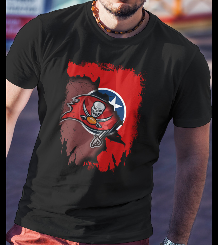 Tennessee State Map With Buccaneers Skull And Swords T-Shirt