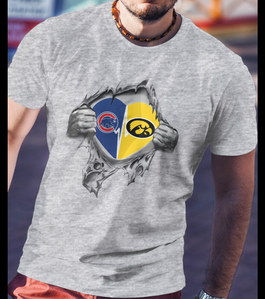 Cubs Hawkeyes Heart Symbol Hands T-Shirt
