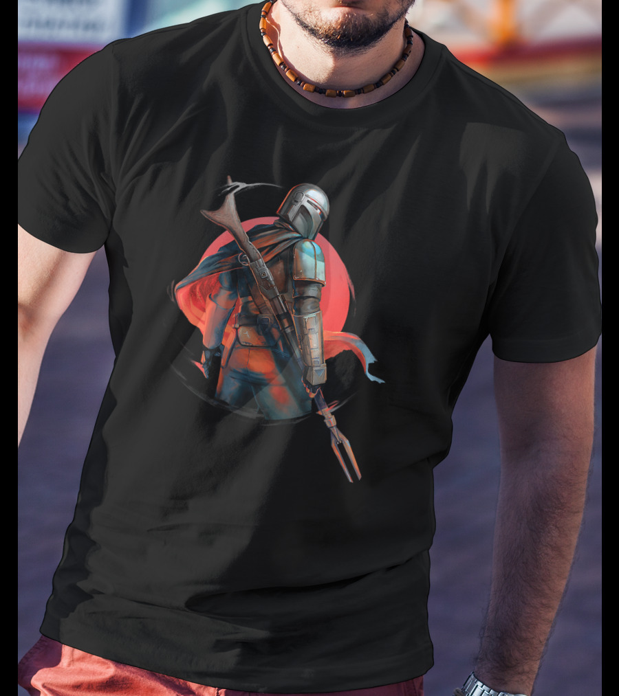 Star Wars The Mandalorian IG 11 Battle Ready Warrior With Blaster Rifle And Crimson Sun Background T-Shirt