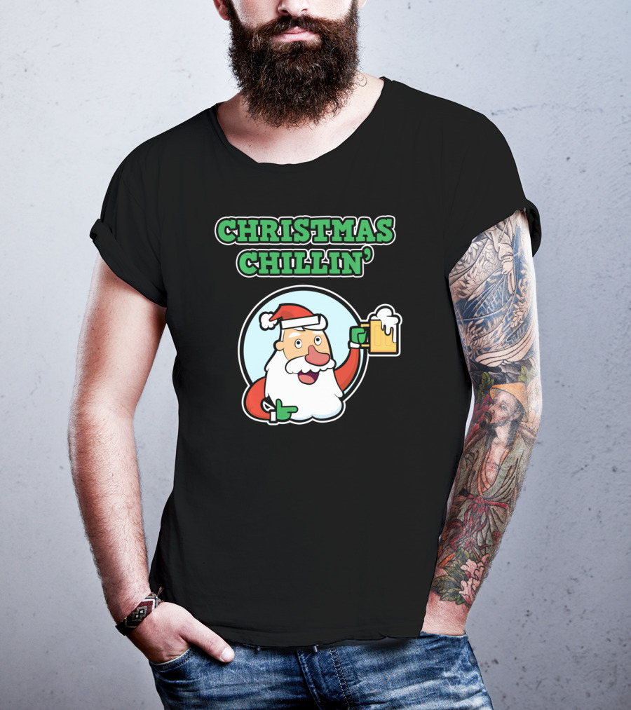 Christmas Chillin' Santa Holding Beer T-Shirt