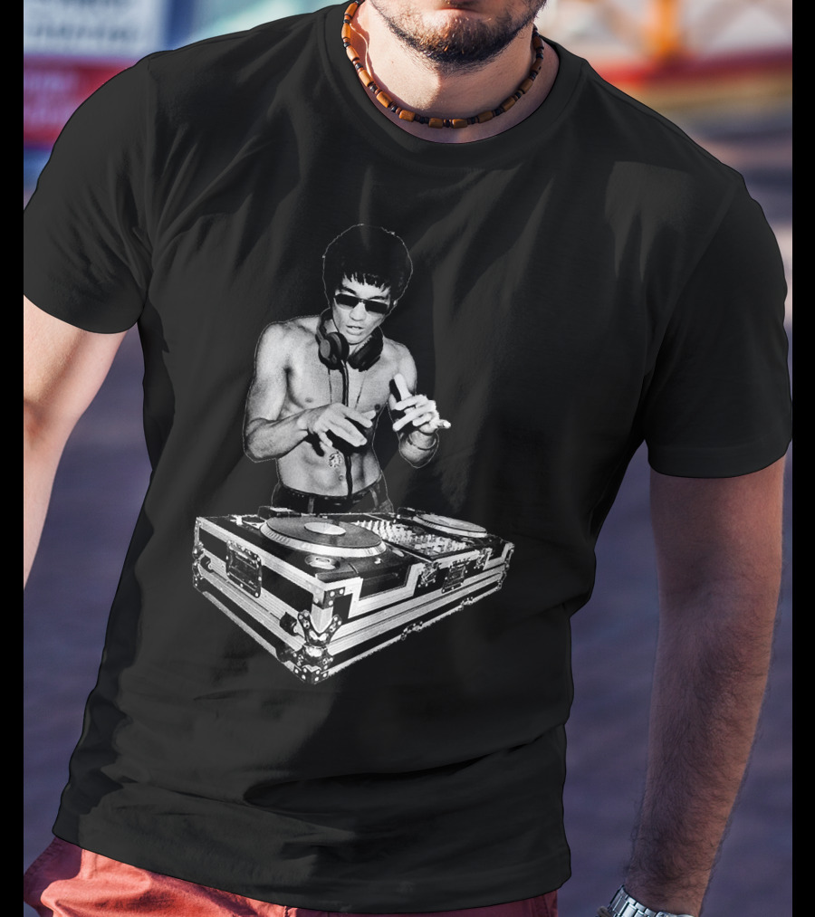 Bruce Lee Mixing Vinyl DJ Decks T-Shirt