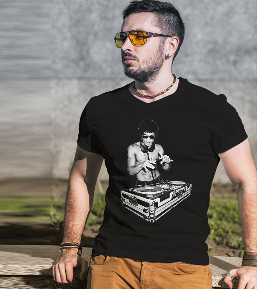 Bruce Lee Mixing Vinyl DJ Decks T-Shirt