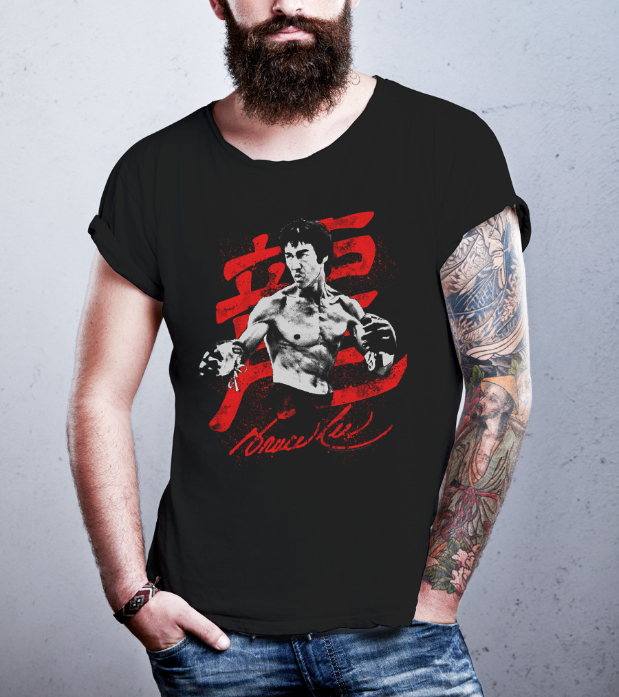 Bruce Lee Fighting Pose With Red Kanji Background T-Shirt