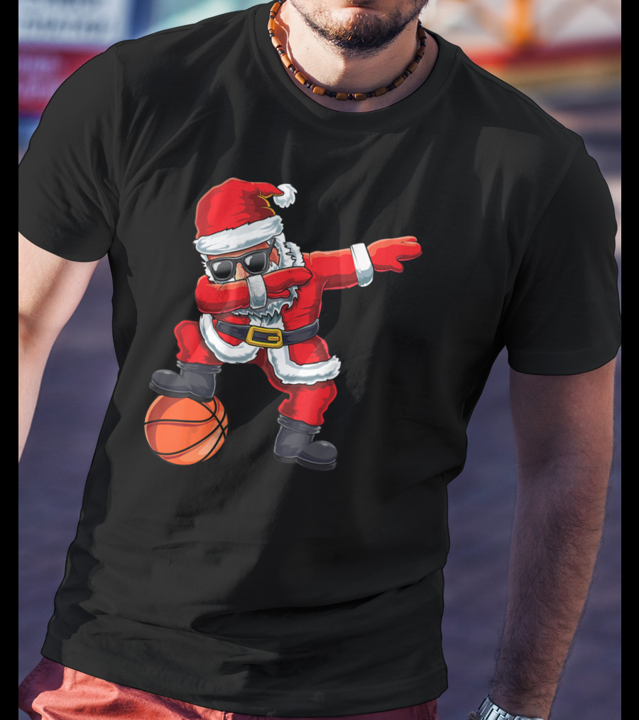 Christmas Santa Dabbing On Basketball Court Holiday Fun T-Shirt