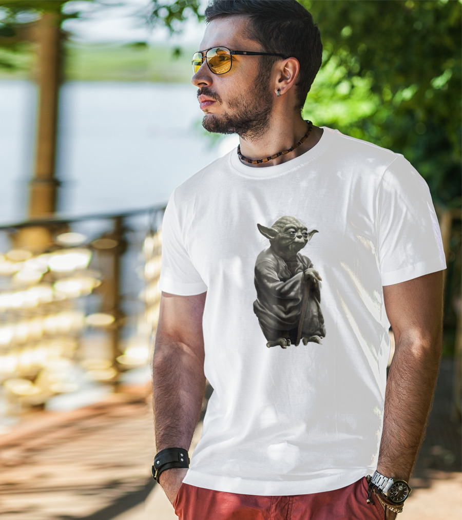 Star Wars Yoda Wise Jedi Master Crouching With Cane T-Shirt