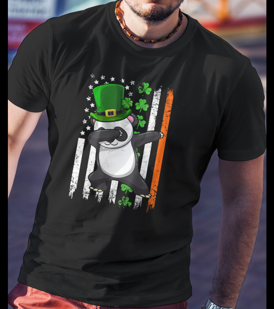 Dabbing Panda Leprechaun Shamrock Green Hat St Patrick's Day Irish Flag T-Shirt