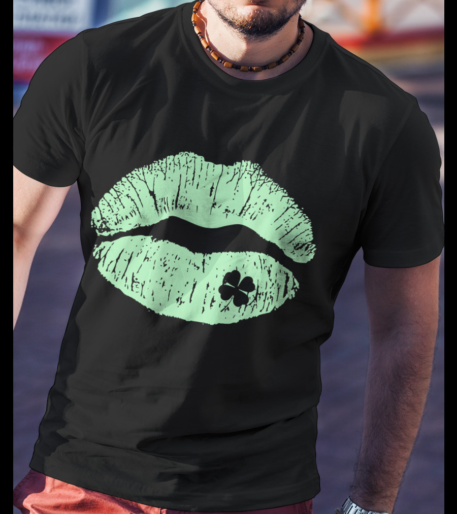 Lips Irish Kiss Clover St Patricks Day Green Shamrock T-Shirt