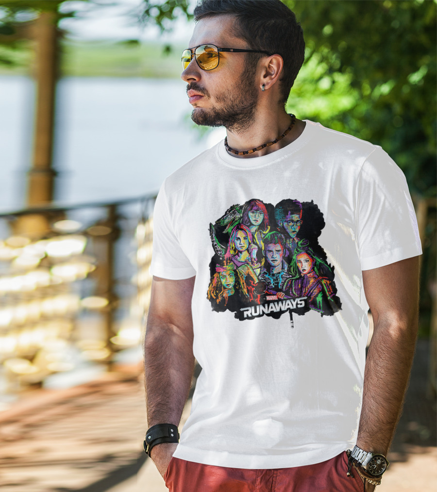 Marvel Runaways Vibrant Character Portraits Group Shot T-Shirt