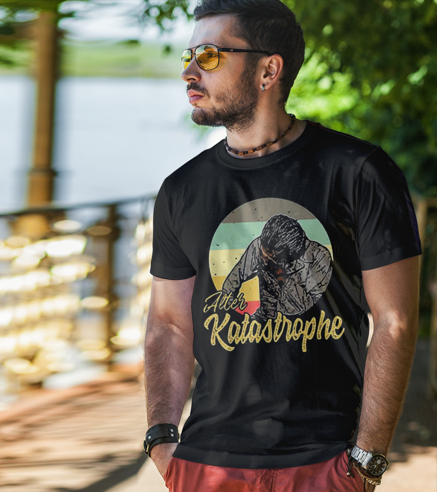 Alter Katastrophe Vintage Striped Background Bowed Head T-Shirt