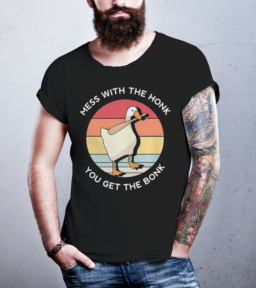 Mess With The Honk You Get The Bonk Goose Retro Vintage Goose With Bat T-Shirt