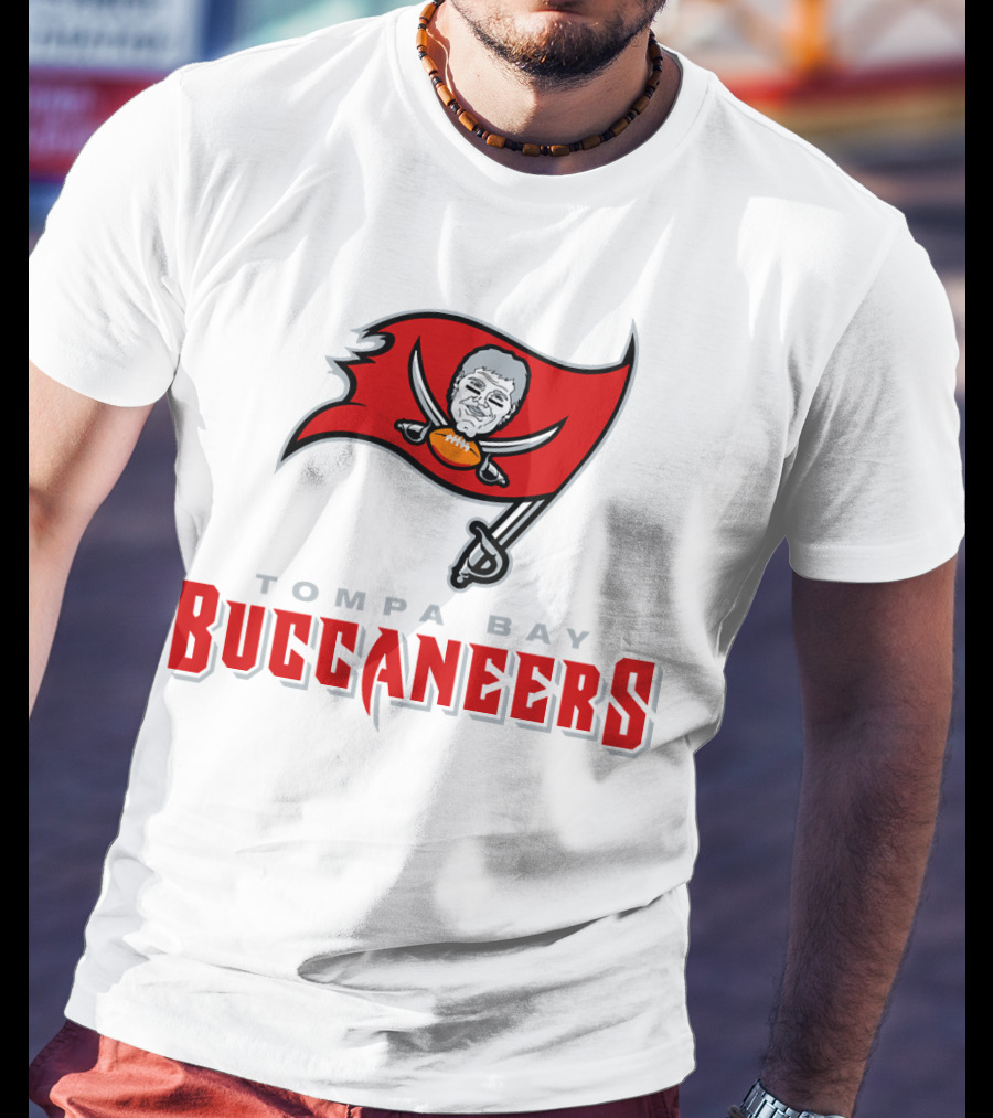 Tompa Bay Buccaneers Brady Flag NFL T-Shirt
