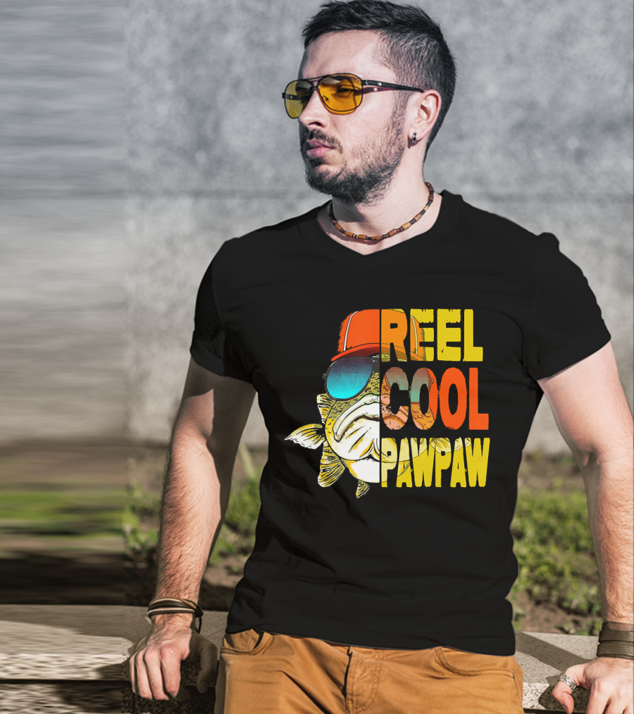REEL COOL PAWPAW Fathers Day Fishing 143 T-Shirt