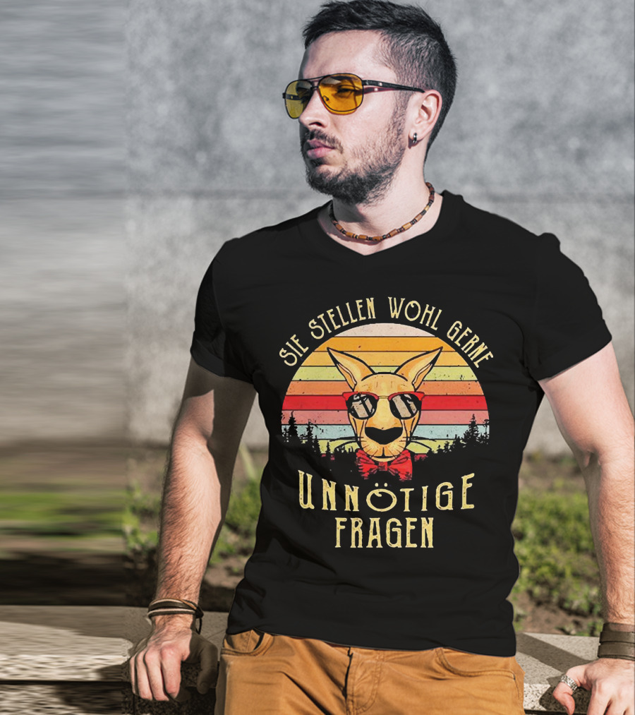Sie Stellen Wohl Gerne Unnötige Fragen Retro Kangaroo With Sunglasses And Bow Tie Forest Stripes T-Shirt
