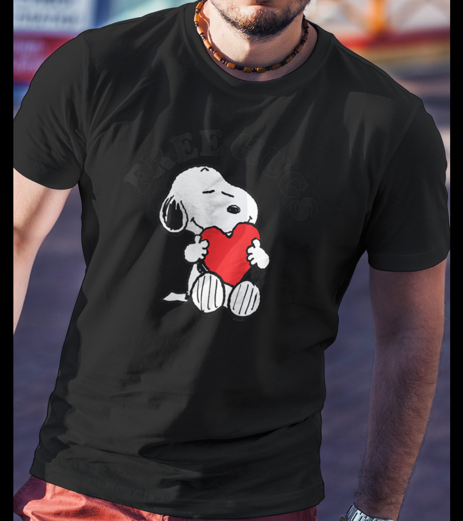 Snoopy Free Hugs Red Heart Peanuts T-Shirt