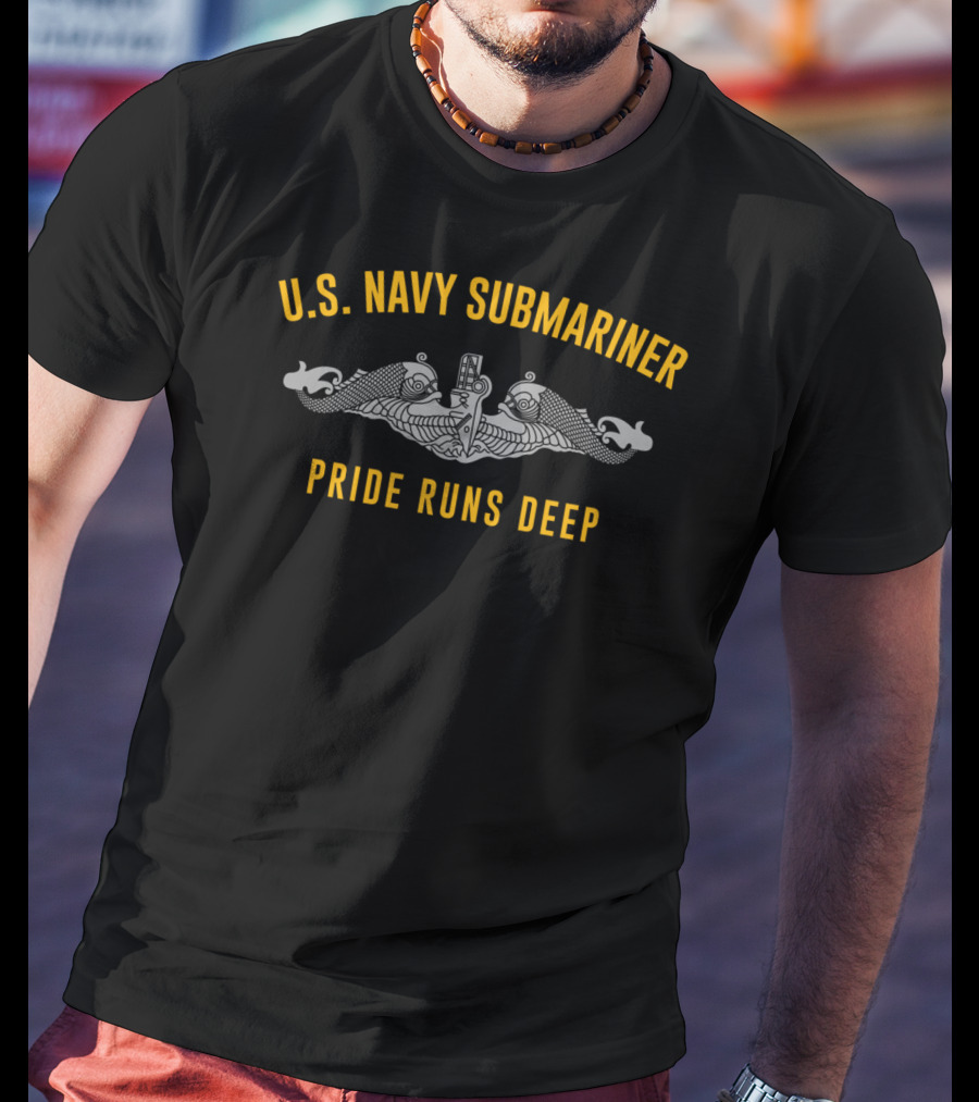 U.S. Navy Submariner Pride Runs Deep Veteran T-Shirt