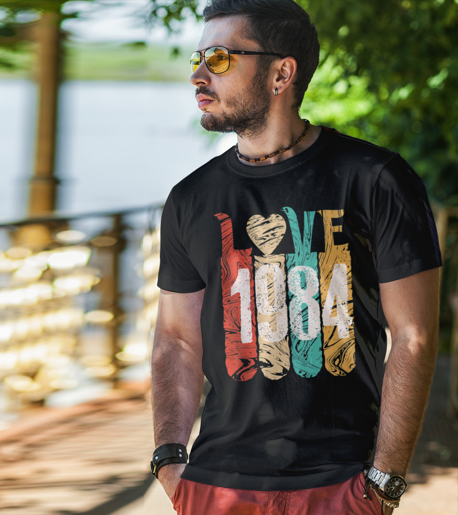 Love 1984 Classic Best Year Perfect Cool T-Shirt