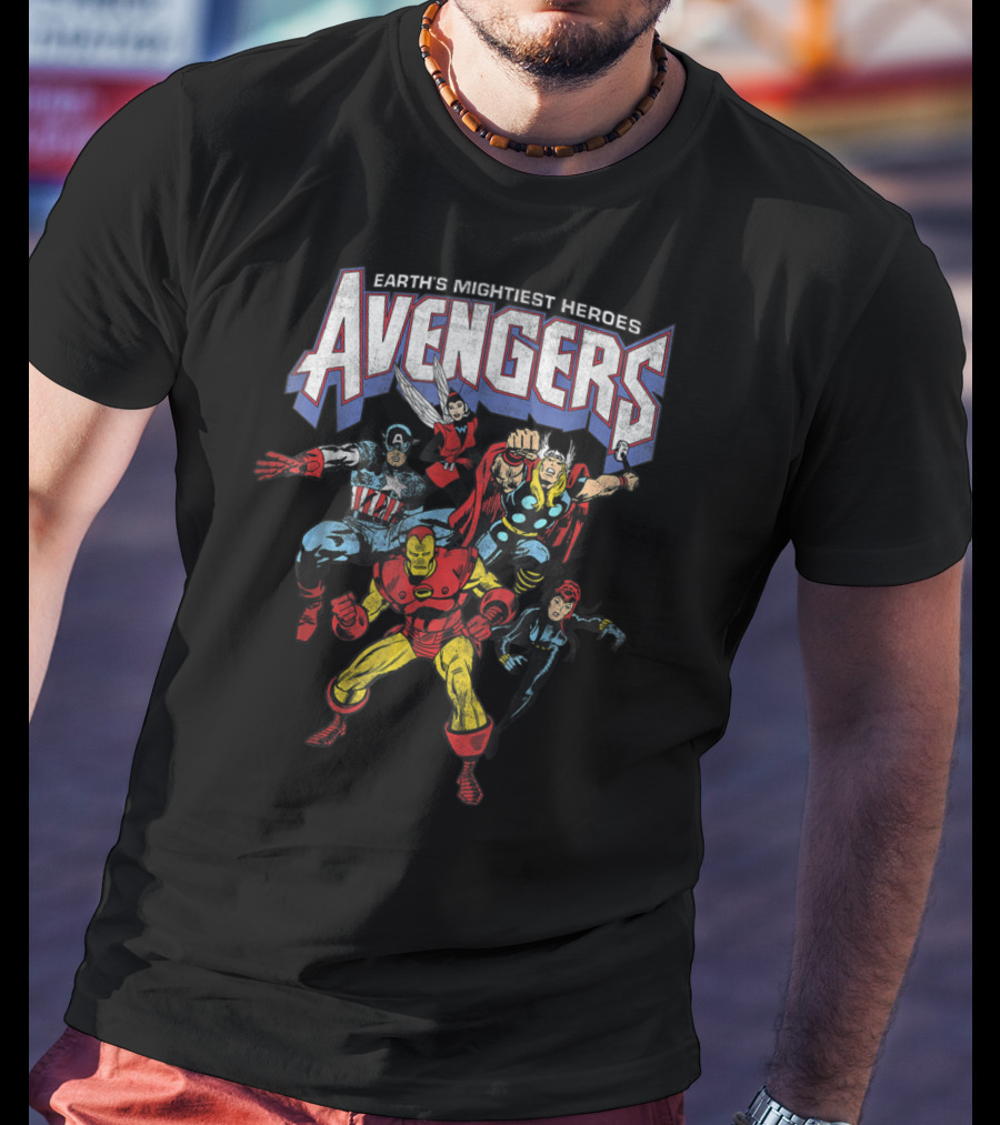 Earth's Mightiest Heroes Avengers Classic Vintage Group Shot T-Shirt