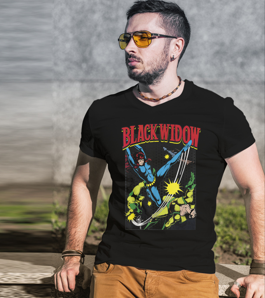 Marvel Black Widow Classic Comic Action Scene T-Shirt