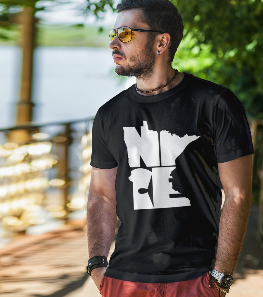 Minnesota Nice Map Outline T-Shirt