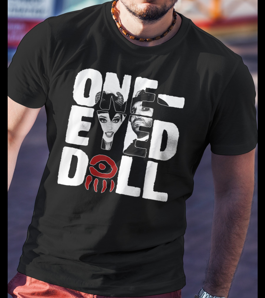 OneEyed Doll Band Selfie Eye Classicfit T-Shirt