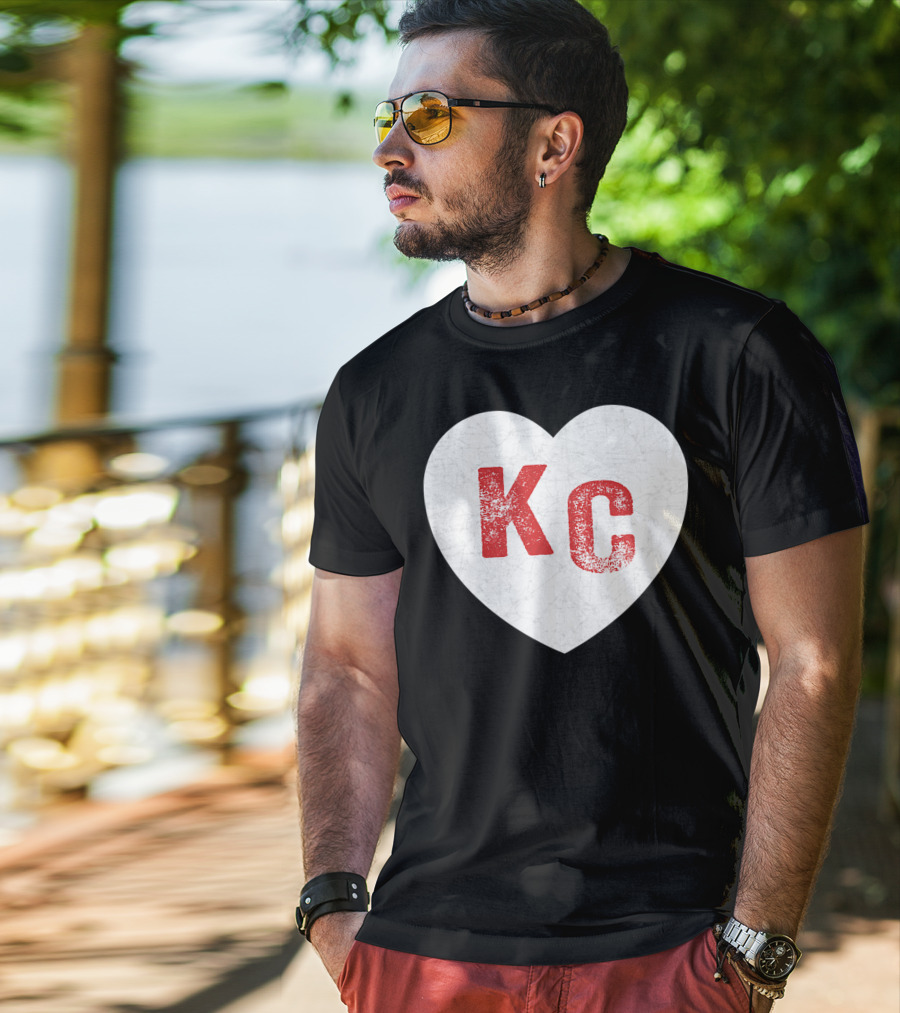 Vintage Red KC Heart Kansas City Love T-Shirt