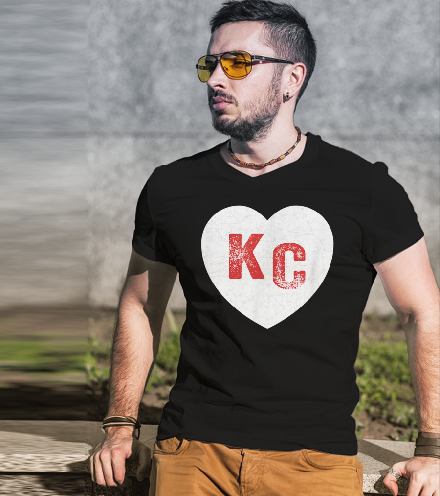 Vintage Red KC Heart Kansas City Love T-Shirt