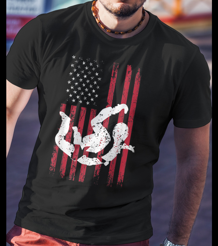 Vintage USA Flag Skydiver Parachuting T-Shirt