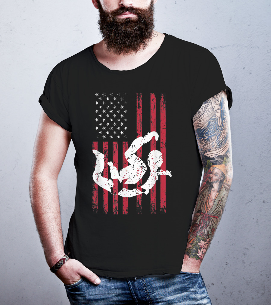 Vintage USA Flag Skydiver Parachuting T-Shirt