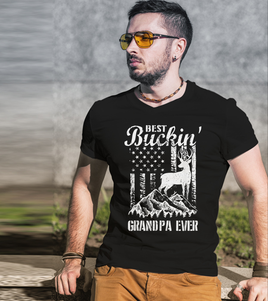 Best Buckin' Grandpa Ever Deer Hunting Father Mountains American Flag T-Shirt