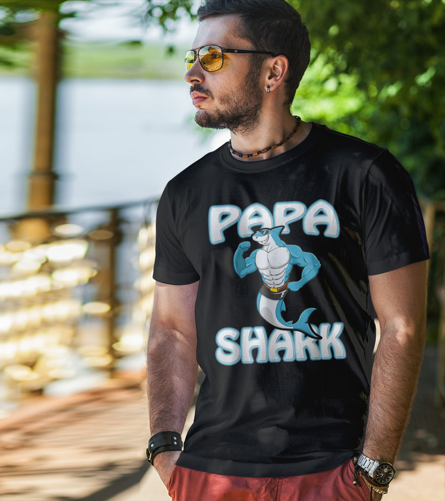 Papa Shark Muscular Gym Dad Father's Day T-Shirt