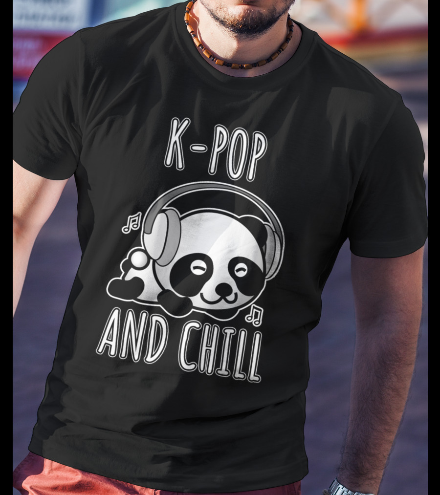 K-Pop And Chill Panda Listening To Music T-Shirt